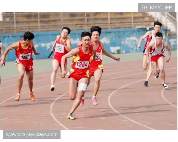 中国短跑队接力配合流畅完成交接棒:节拍与默契的力量 中国短跑队接力配合流畅完成交接棒:节拍与默契的力量