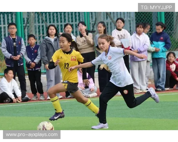 足球联赛在青训扶持中推动俱乐部共享教练资源与联合训练营,足球训练团队 足球联赛在青训扶持中推动俱乐部共享教练资源与联合训练营,足球训练团队